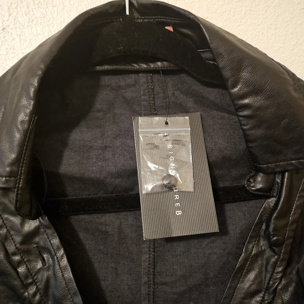 Signature 8 Faux Leather Top Black Size Small - Picture 3 of 8